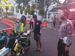 Konvoi dan Lakukan Atraksi Berbahaya, Puluhan Anggota Klub Motor Ditilang Polres Salatiga