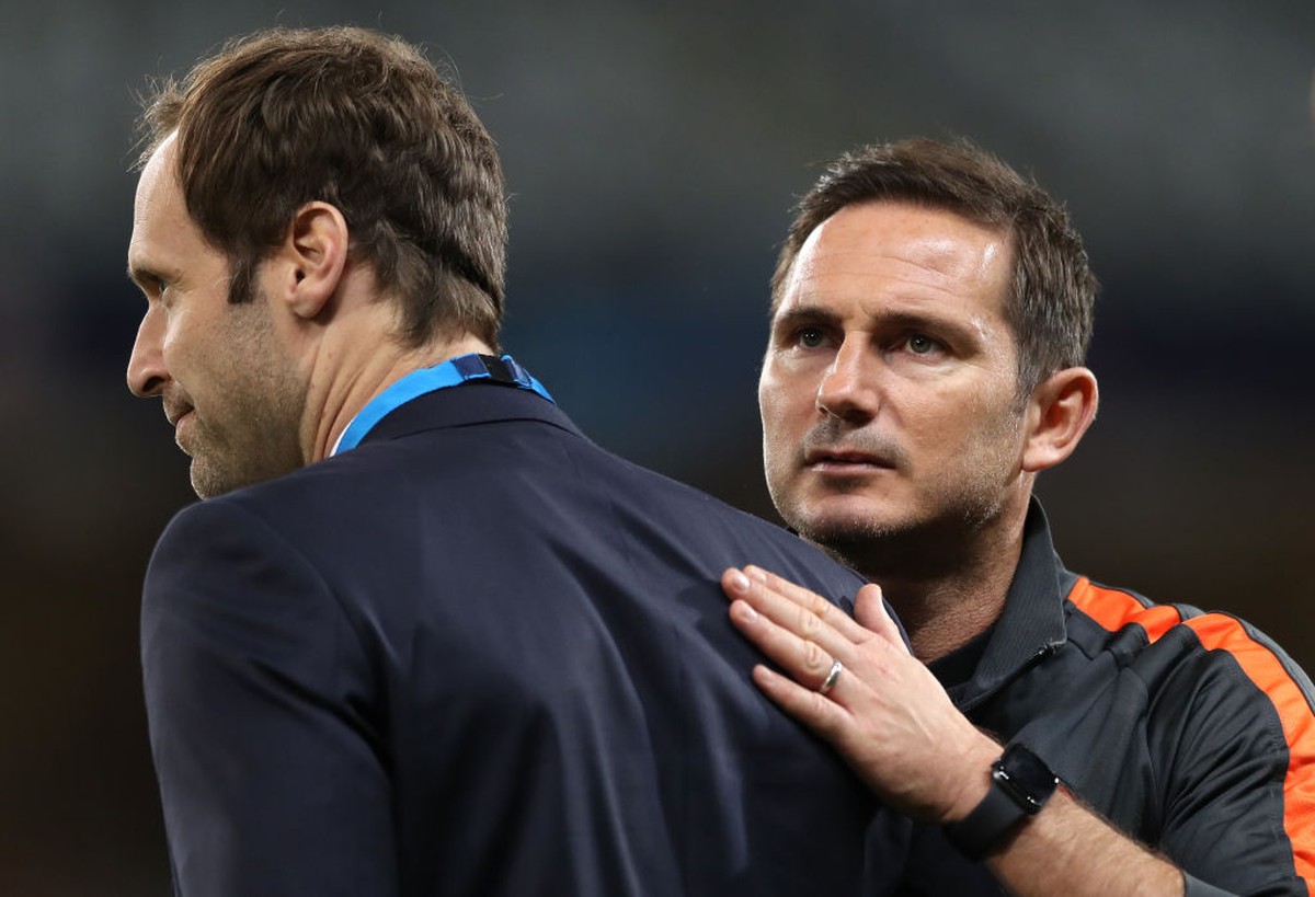 Sebelum Dipecat, Frank Lampard Ribut sama Petr Cech? (Getty Images/Naomi Baker)