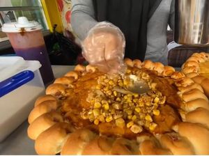 Di Pontianak Bisa Makan Pizza Murah Enak, Hanya Rp 15 Ribu Seloyang!