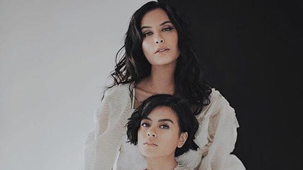Intip Pesona Ibu dan Anak Artis saat Pemotretan, Kompak Bak Kakak Beradik