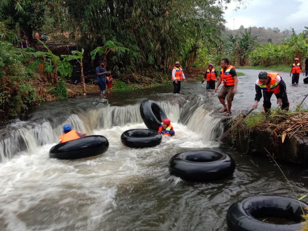 Foto: Ditantang River Tubing Ekstrem dari Kudus Foto: Ditantang River Tubing Ekstrem dari Kudus