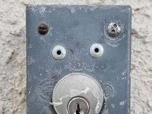 Potret Lucu Benda Mati Dibuat Hidup