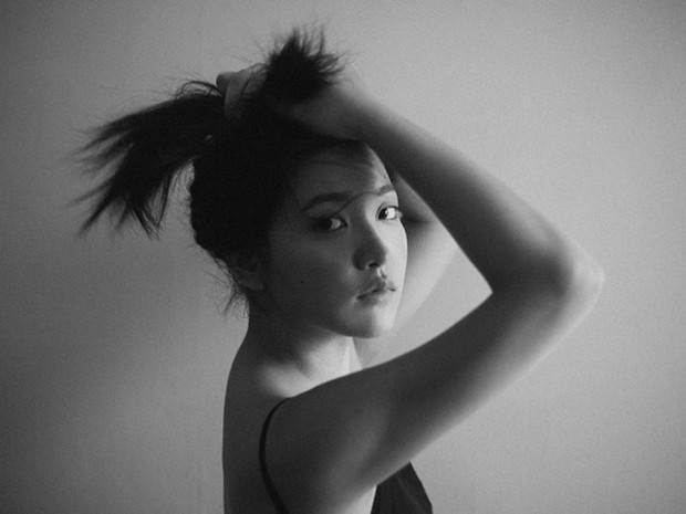 foto hitam putih Yeri RED VELVET