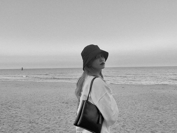 foto hitam putih Yeri RED VELVET