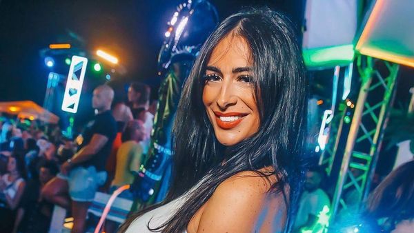 7 Potret Seksi Tunangan Mario Balotelli, Baru Sebulan Pacaran