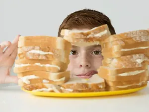 Alami Gangguan Makan, Bocah Ini Cuma Bisa Makan Sandwich selama 7 Tahun