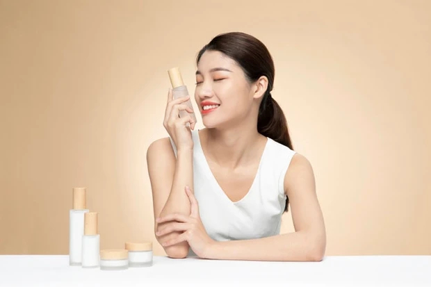 Biasanya, diet skincare ini sangat akrab dengan 3 tahapan utama yaitu cleanser, moisturizer dan juga sunscreen
