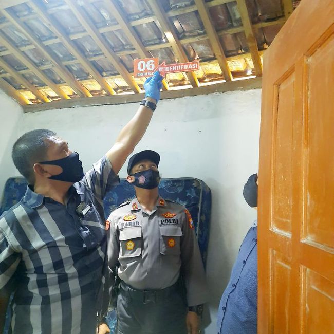 Pemuda di Ngawi Tewas Gantung Diri Usai Diancam Akan Diputus Pacar Pemuda di Ngawi Tewas Gantung Diri Usai Diancam Akan Diputus Pacar