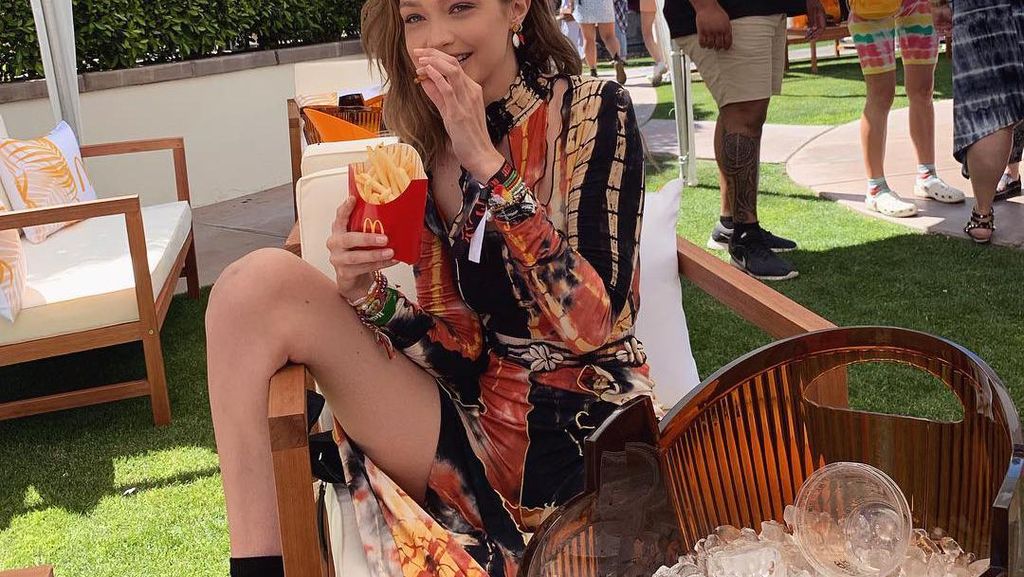 Bukti Supermodel Gigi Hadid Pencinta Fast Food