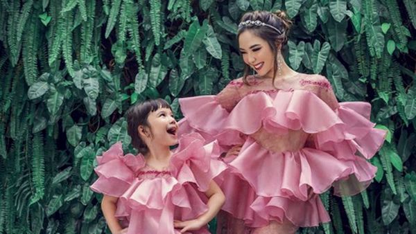 Gaun Mini Gisel yang Bikin Heboh, Netizen: Lebih Sopan Anaknya
