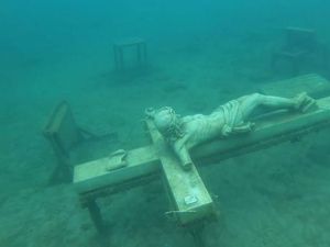 Potret Hal-hal Menakutkan yang Ditemukan di Dasar Danau