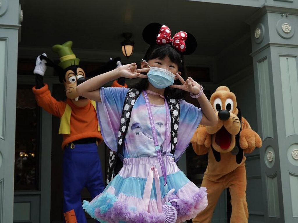 Disney Tetap Wajibkan Pakai Masker Walau Pengunjung Sudah Divaksin Disney Tetap Wajibkan Pakai Masker Walau Pengunjung Sudah Divaksin