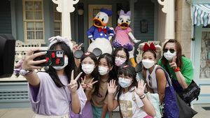 Dibuka Lagi, Disneyland Hong Kong Diserbu Pengunjung