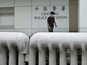 10 Aktivis Hong Kong Pro-demokrasi Ditangkap, Bakal Diadili di China 10 Aktivis Hong Kong Pro-demokrasi Ditangkap, Bakal Diadili di China