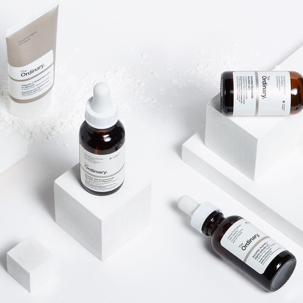 https://www.instagram.com/deciem/ The Ordinary Rose Hip Seed Oil juga dapat mengatasi alergi kulit, seperti kemerahan dan gatal-gatal, beruntusan, serta mengembalikan elastisitas atau kekencangan kulit.