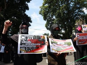 Gedung Sate di Geruduk Massa, Ada Apa?