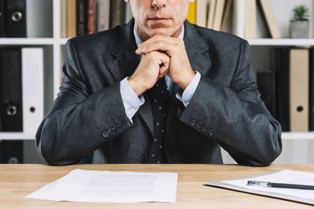 Menangani projek besar adalah suatu tanggung jawab orang yang dapat dipercaya dan diandalkan.