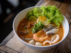 Resep Mie Tom Yum yang Pedas Menyegarkan