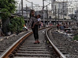 Tinggalkan Rekor, Angka Kemiskinan RI Diprediksi Jebol Lagi