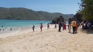 Potret Pantai Kuta Lombok yang Menawan