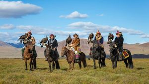 Kisah Pemburu Elang yang Ikonik dari Mongolia