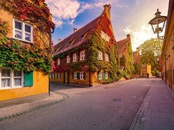 Perumahan Tertua Dunia Ini Disewakan Murah Banget