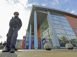 Polisi Inggris Tangkap Seorang Pria Terkait Kasus Penembakan di Tahanan