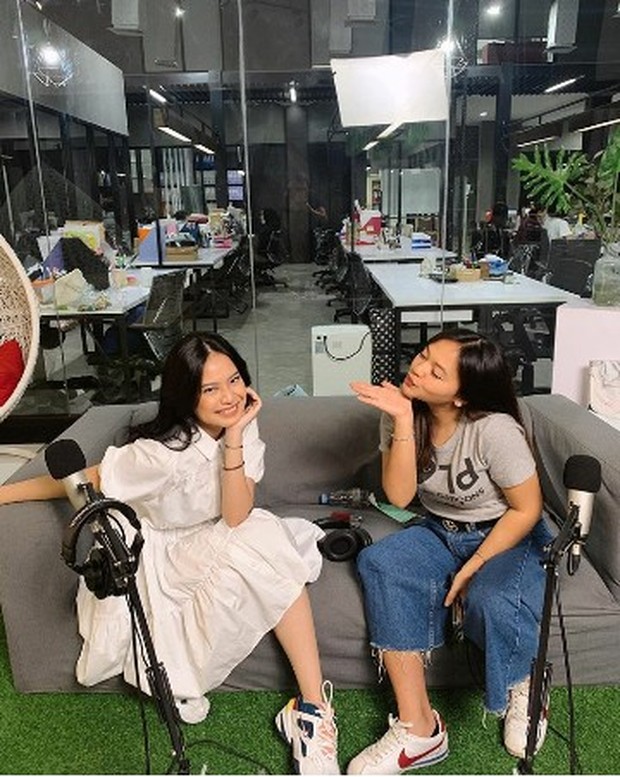 Persahabatan artis, Hanggini, Amel Carla