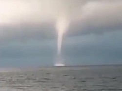 Puting Beliung di Laut Jembrana, BMKG: Bahaya bagi Nelayan-Penyeberangan