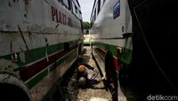 Ngenes! Nasib Armada Bus Pluit Jaya yang Kini Dijual Kiloan