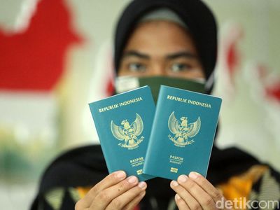 Sabar, Aturan Paspor 10 Tahun Belum Berlaku