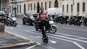 Sepeda dan Skuter Listrik Jadi Pilihan Warga Italia Cegah Penyebaran Corona