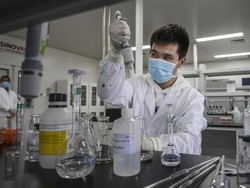 Vaksin Corona Tiba di RI November, Disuntik ke Masyarakat Kapan?