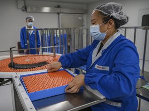 Dijatah 160 Juta Dosis, Vaksin Corona Berbayar Dijual Via Aplikasi Dijatah 160 Juta Dosis, Vaksin Corona Berbayar Dijual Via Aplikasi