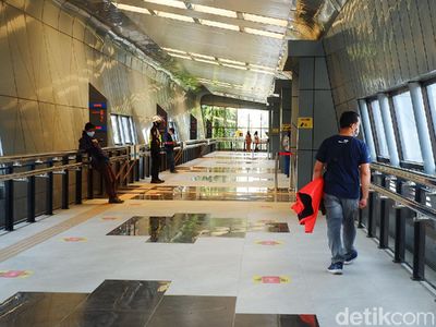 Foto: SkyBridge Instagrammable di Stasiun Bandung