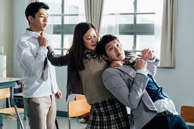 Angry Mom adalah drama Korea berlatar sekolah yang bisa dinikmati oleh siapapun.