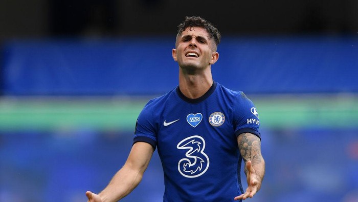 LONDON, ENGLAND - JULY 26: Christian Pulisic of Chelsea reacts during the Premier League match between Chelsea FC and Wolverhampton Wanderers at Stamford Bridge on July 26, 2020 in London, England. Football Stadiums around Europe remain empty due to the Coronavirus Pandemic as Government social distancing laws prohibit fans inside venues resulting in all fixtures being played behind closed doors. (Photo by Mike Hewitt/Getty Images)