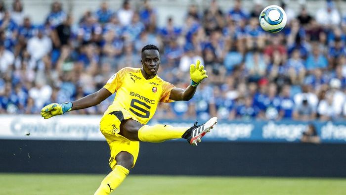 Edouard Mendy FILE - In this Aug. 25, 2019 file photo, Renness goalkeeper Edouard Mendy controls the ball, during the league one soccer match between Strasbourg and Rennes, in Strasbourg Eastern France. Chelsea has signed goalkeeper Édouard Mendy to take its summer transfer window spending over $280 million, putting the future starting position of Kepa Arrizabalaga in doubt. The 28-year-old Mendy has joined from French side Rennes for a reported fee of 22 million pounds ($27.75 million) on a five-year contract. (AP Photo/Jean-Francois Badias, File)