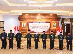 Gubernur Khofifah Kukuhkan Enam Pjs Bupati dan Wali Kota Gubernur Khofifah Kukuhkan Enam Pjs Bupati dan Wali Kota