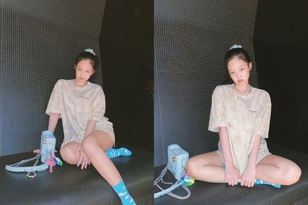 Outfit Putih Jennie BLACKPINK/ Foto: Instagram.com/jennierubyjane outfit putih Jennie BLACKPINK yang simpel dan nyaman