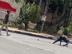 Viral Pria Ngamuk di Depan Kantor Pemkot Denpasar, Satpol PP Turun Tangan