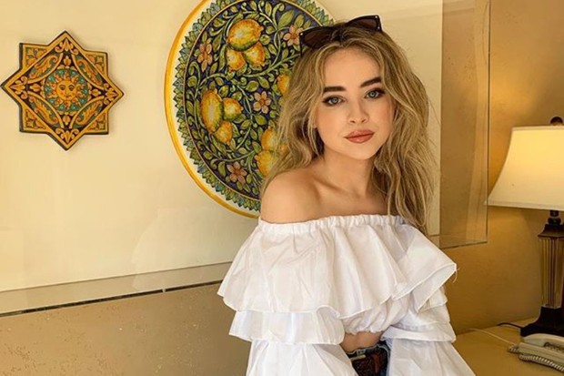 seleb Hollywood Sabrina Carpenter punya alergi apel