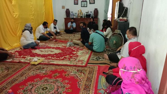 Hari Kedua Kampanye: Akhyar Launching ATM Beras, Aulia Temui Guru Honorer Medan Hari Kedua Kampanye: Akhyar Launching ATM Beras, Aulia Temui Guru Honorer Medan