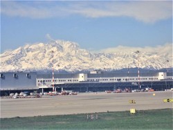 Disambut Pegunungan Salju Cantik Setiba di Bandara Milan