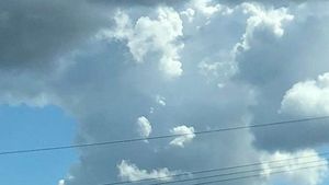 Asap Merapi dan Aneka Contoh Fenomena Pareidolia