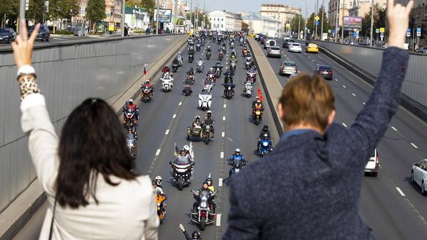 Jalan Moskow Penuh Pemotor Saat Festival Sepeda Motor Tahunan