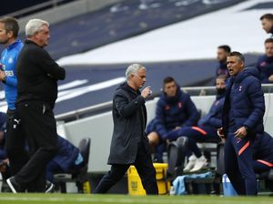 Tak Mau Didenda, Mourinho Enggan Komentari Penalti Newcastle