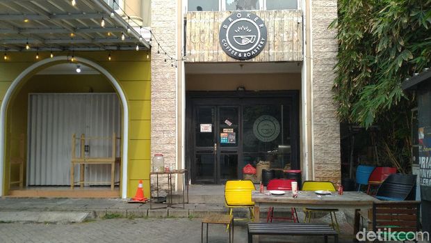 Kafe di Bekasi disegel usai viral ramai pengunjung joget Kafe di Bekasi disegel usai viral ramai pengunjung joget