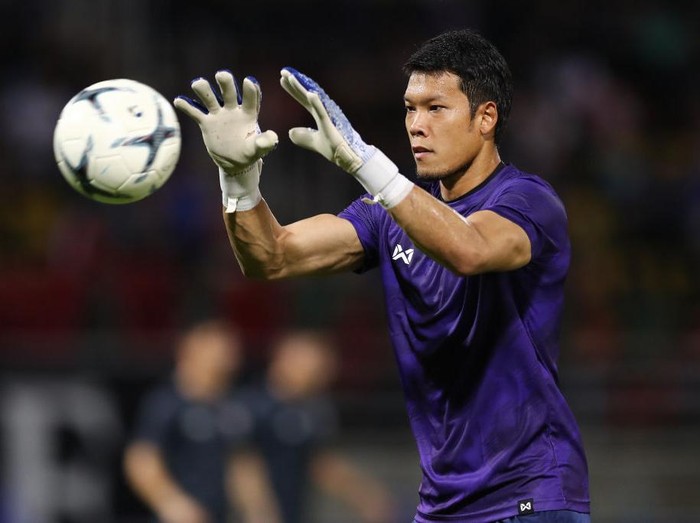 PATHUM THANI, THAILAND - SEPTEMBER 05: Kawin Thamsatchanan of Thailand in action prior to the FIFA World Cup Asian second qualifier match between Thailand and Vietnam at Thammasat Stadium on September 5, 2019 in Pathum Thani, Thailand. (Photo by Pakawich Damrongkiattisak/Getty Images)