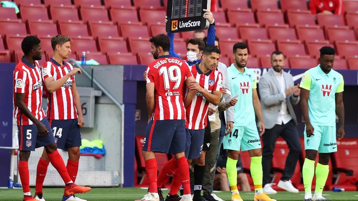 Luis Suarez menggantikan Diego Costa di laga debutnya bersama Atletico Madrid. (Foto: Getty Images/Angel Martinez)
